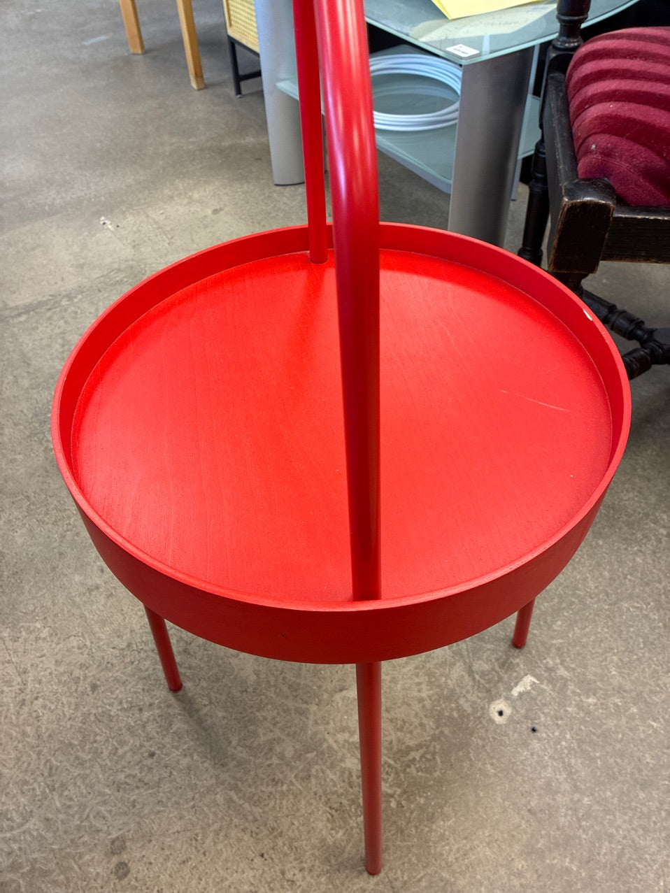 Sidebord rødt